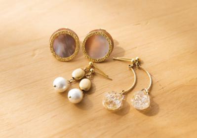 【50代の冬のお出かけスタイル】差し色グリーンで統一感と華やかさをプラス｜大橋里美さん・53歳（サムネイル画像4）