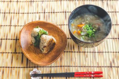 54歳おひとりさま・きんのさん。築50年の団地暮らしを楽しみながら、月12万円生活で老後に備える。美味しいお取り寄せ方法も（サムネイル画像2）