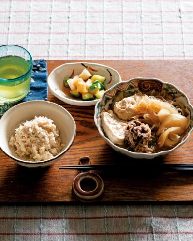 89歳 多良美智子さんのひとり暮らし。「好きな器に盛り付ければ、簡単ごはんもおいしくなります」（サムネイル画像2）