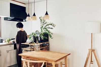 大人のひとり暮らし【後編】軽トラ2台分の捨て活を経て、最小限のもので暮らすインスタグラマー ようさん