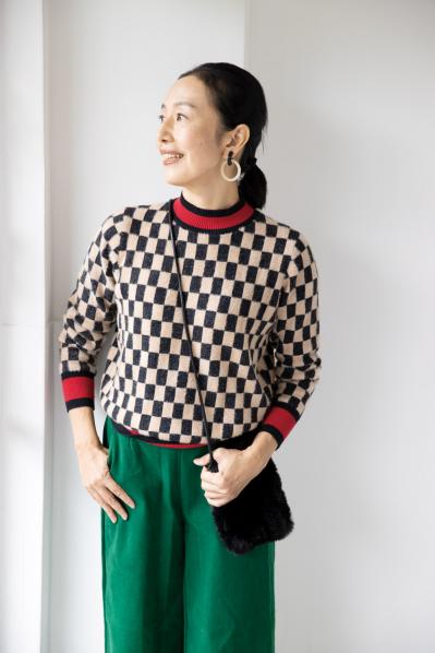 【50代の冬のお出かけスタイル】さまざまな色を取り入れ、おしゃれを楽しむ｜土屋陽美さん・53歳（サムネイル画像3）