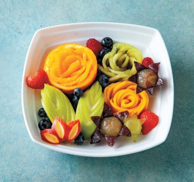 【大人かわいい飾り切り】食べるのがもったいないほどキュートな「フルーツボックス」（サムネイル画像3）