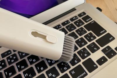 【スリコ】のPCクリーニングツールセットで、キーボードの埃もスマホのすみっこもスッキリ！（サムネイル画像）
