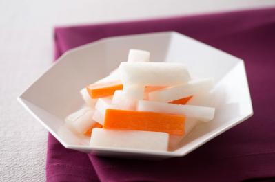 【年末年始の簡単サブおかず】余った野菜の整理にもなる！作りおき洋風マリネ2選（サムネイル画像3）