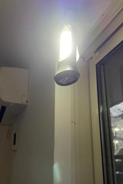【スリコ】の防災グッズ。懐中電灯としても使える、置いても吊り下げてもよいインテリアライト（サムネイル画像3）
