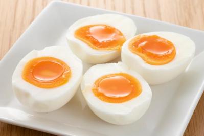 【1月人気記事】卵を焼く前に入れるといいものは？きれいな色でふんわりした卵焼きに【昔ながらの家事コツ〜卵料理】【家事コツ部門1位】（サムネイル画像2）