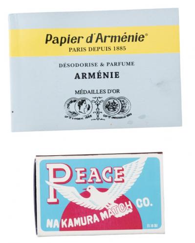 【大人ひとり旅】文筆家・甲斐みのりさんの「京都で甘いものと建築を楽しむ旅」のファッションと持ち物を拝見！（サムネイル画像7）