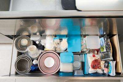 【70代のキッチンリフォーム】収納たっぷり、掃除しやすい快適な空間に！ 加藤タキさんの実例［後編］（サムネイル画像11）