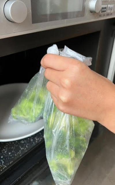 【スリコ】の耐熱調理袋。湯煎調理やレンチンに重宝！災害時の備えにストックも（サムネイル画像4）