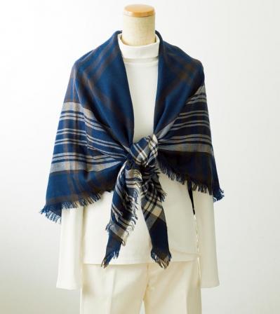 【ストールの巻き方2選】暖かさ抜群！の「シンプルドレープ」と「セーラー結び」（サムネイル画像6）