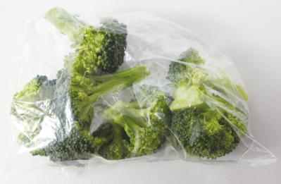 【ブロッコリー】の緑鮮やか保存方法。冷蔵する前のひと手間とは？（サムネイル画像2）