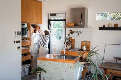 【建築デザイナー・井出しのぶさんのキッチン】ひとり暮らしにちょうどよい設備とは？