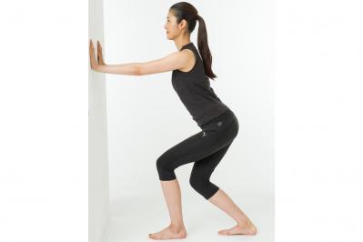 やわらかいふくらはぎになる【アキレス腱のばし】関節の負担を減らし快適に！