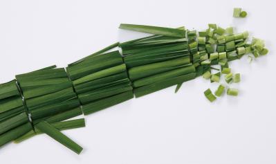 にらの栄養が出ていくのを防ぐ切り方とは？【栄養を捨てない下ごしらえ】（サムネイル画像3）