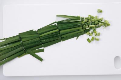 知らなきゃ損！【にら】の切り方で変わる栄養と健康