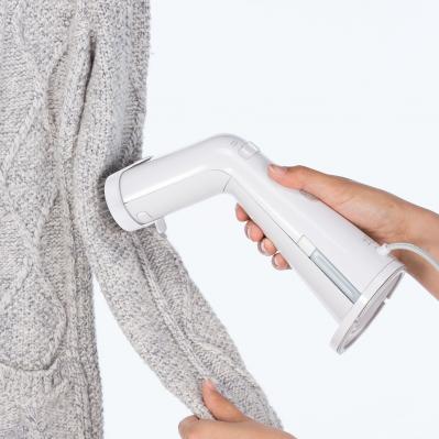 出かける前にさっとシワが伸ばせる【衣類スチーマー】3選。50代からは軽くておしゃれな一台を｜家電のプロ・神原サリーさんおすすめ（サムネイル画像17）