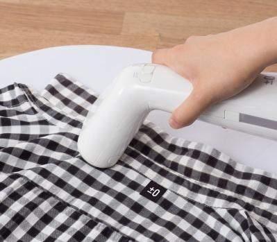 出かける前にさっとシワが伸ばせる【衣類スチーマー】3選。50代からは軽くておしゃれな一台を｜家電のプロ・神原サリーさんおすすめ（サムネイル画像16）