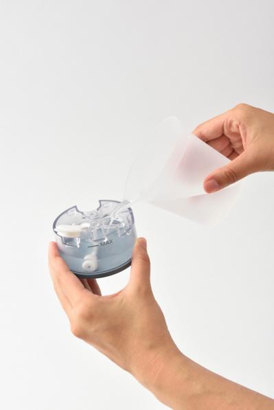 出かける前にさっとシワが伸ばせる【衣類スチーマー】3選。50代からは軽くておしゃれな一台を｜家電のプロ・神原サリーさんおすすめ（サムネイル画像4）