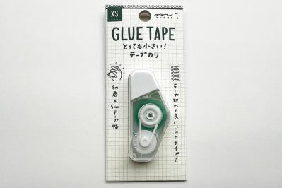 いつも綺麗に糊付けする「XSテープのり」貼れば紙は波打つことなく、ピンと平たい！