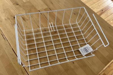 【スリコ】棚下の空間を有効活用「ワイヤースタック収納ラック」が安くて感動！（サムネイル画像2）