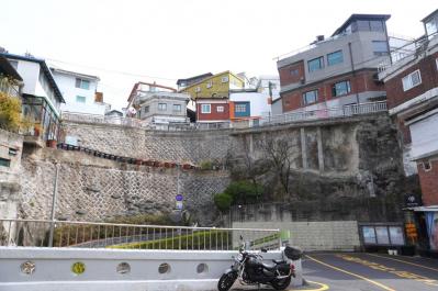 チャウヌの新境地が見られる！ ドラマ「ワンダフルワールド」のロケ地・梨花洞壁画村で韓国ののどかな風景に出合う（サムネイル画像4）