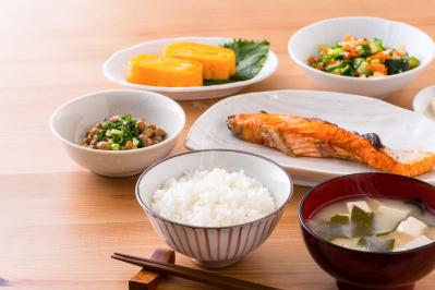 疲労回復に最強の朝ごはんとは？ 医師監修【疲れにくい体を作る食事術】（サムネイル画像）