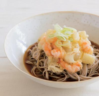 春の山菜【うどレシピ】香りと歯ごたえを楽しむメインおかず＆主食2選「豚肉の塩炒め」「えびのかき揚げそば」（サムネイル画像4）