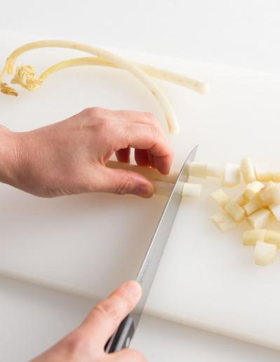 春の山菜【うどレシピ】香りと歯ごたえを楽しむメインおかず＆主食2選「豚肉の塩炒め」「えびのかき揚げそば」（サムネイル画像5）