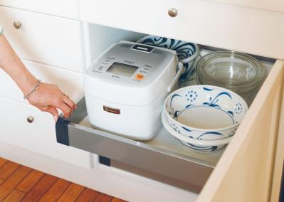 【リフォーム実例】60代からの住まいの整え方　刺繍デザイナー 青木和子さんのキッチン・リビング・洗面室【後編】（サムネイル画像8）