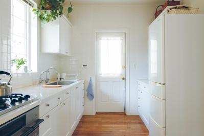 【リフォーム実例】60代からの住まいの整え方　刺繍デザイナー 青木和子さんのキッチン・リビング・洗面室【後編】（サムネイル画像2）