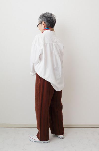 白シャツ1枚で“高見え”するコツは？【プチプラおしゃれ術】シニアユーチューバー・きょうこばぁばの私服拝見（サムネイル画像7）