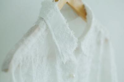 白シャツ1枚で“高見え”するコツは？【プチプラおしゃれ術】シニアユーチューバー・きょうこばぁばの私服拝見（サムネイル画像12）