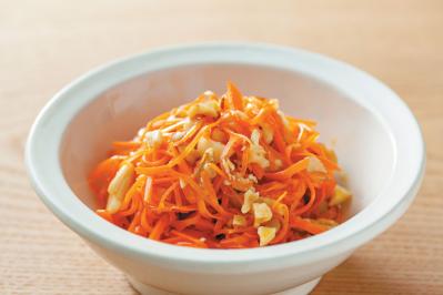 【春にんじんの作りおきレシピ】5日間保存できる「炒め蒸し春にんじん」とアレンジレシピ2選
