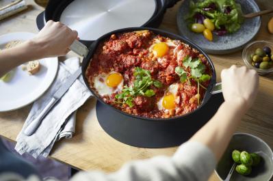 出しっぱなしにできるおしゃれな【ホットプレート】3選。日常使いできるコンパクトさも◎ 家電のプロ・神原サリーさんおすすめ（サムネイル画像5）