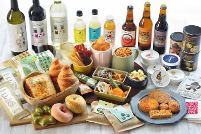 2．24時間、軽食やお菓子、お酒や便利グッズも手に入る「Food & Drink Station」（サムネイル画像）