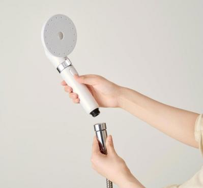 アイリスオーヤマの全身の美容ケアができるクレンジングシャワーヘッドがすごいと噂！約50％節水も（サムネイル画像2）