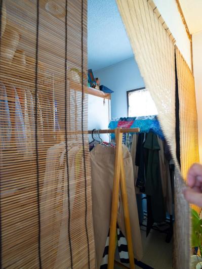 住まいのサイズダウンで家具も半分に！ 家族のモノに包まれた温もりのある「ひとり暮らし」イラストレーター 本田葉子さん（サムネイル画像7）