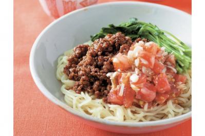 夏の麺料理のレパートリーが増える！【冷やし中華のアレンジレシピ】2選「たたききゅうりの棒棒鶏」「トマト麻婆」