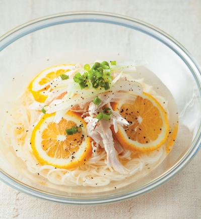 夏に食べたい！ 栄養バランス満点の【ぶっかけそうめんレシピ】3選「夏野菜×焼きしゃぶ」「鶏肉×レモン」「ゴーヤ×さば缶」（サムネイル画像3）