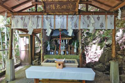 見るだけでもひんやり！迫力満点【パワーをもらえる滝】3選｜旅のプロが夏に行きたい日本の水辺（サムネイル画像11）