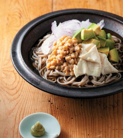 ネバネバ食材で免疫力をアップ【冷やしそばレシピ】2選「湯葉×アボカド×納豆」「めかぶ×ツナ×豆腐」（サムネイル画像2）