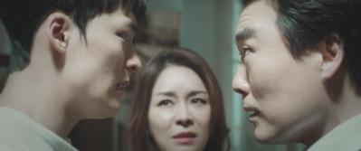 「SKYキャッスル」純金を忍ばせた重箱に土下座……もはや悲壮感さえ漂わせるSKY妻たちに考えさせられる7〜12話レビュー【韓国ドラマ】（サムネイル画像5）