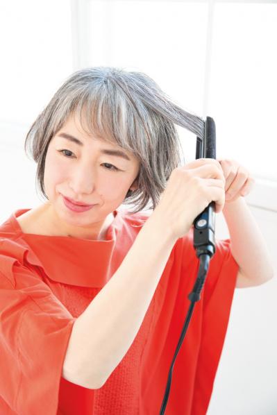 【50代からのショートヘア】ひし形シルエットで若見え！ 2024年最旬ヘアスタイル2選（サムネイル画像5）