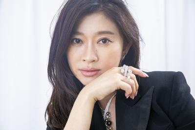 【篠原涼子】後編・意外な「おひとりさまの楽しみ方」とは？良く見るYouTube動画も告白（サムネイル画像4）