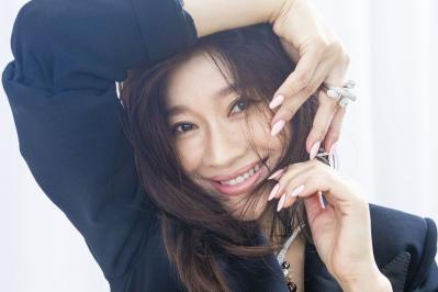 【篠原涼子】後編・意外な「おひとりさまの楽しみ方」とは？良く見るYouTube動画も告白（サムネイル画像）