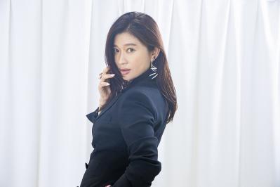 【篠原涼子】後編・意外な「おひとりさまの楽しみ方」とは？良く見るYouTube動画も告白（サムネイル画像2）