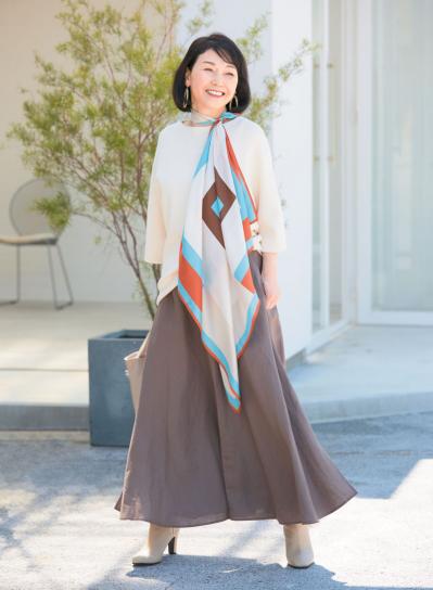 つければアクセサリー並みのおしゃれ効果【50代以上におすすめスカーフ】はコレ！（サムネイル画像4）