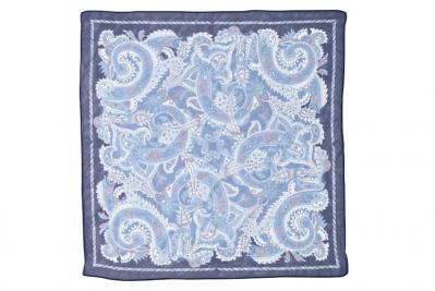 【50代以上のスカーフの巻き方はコレ】エレガントな雰囲気になれる「アフガン巻き」とは？（サムネイル画像3）