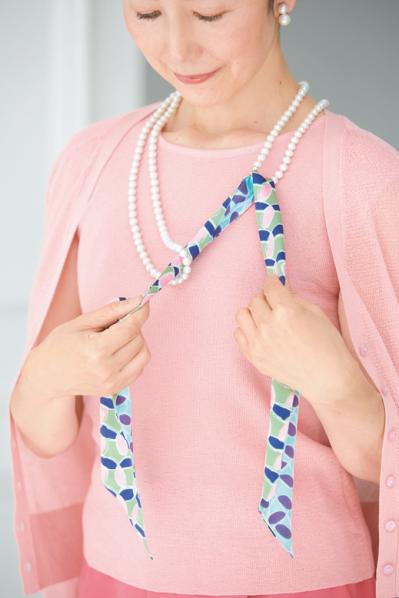 つければアクセサリー並みのおしゃれ効果【50代以上におすすめスカーフ】はコレ！（サムネイル画像8）