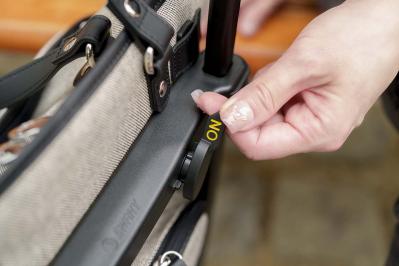 50代以上のキャリーバッグはこれ一択！静かで軽く「移動ストレス限りなくゼロ」の機能美を解説（サムネイル画像6）